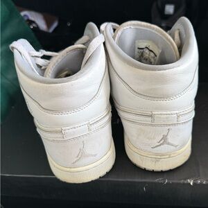 NIKE AIR JORDAN 1 MID WHITE WOLF GREY  SHOES SIZE 8